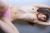 自慢の貧乳を魅せつける可愛いお姉さんの画像033